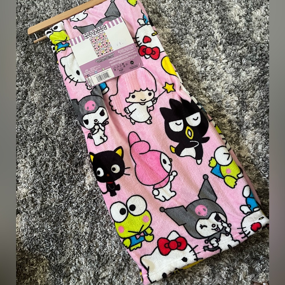 Sanrio Hello Kitty and Friends Northwest 50x70 silk touch throw blanket NEW